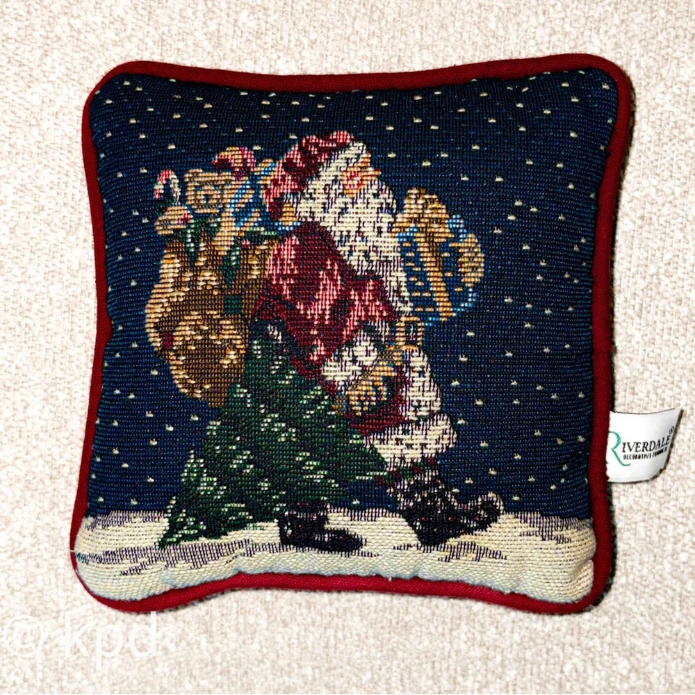 Riverdale Decorative Santa Christmas Pillow – Tapestry Accent 6x6